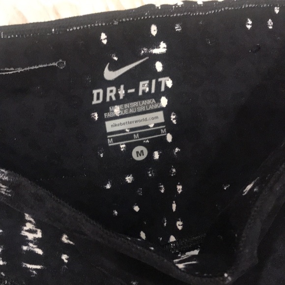 NIKE Dri Fit BLACK & WHITE Capri Leggings Sz M - Picture 3 of 13